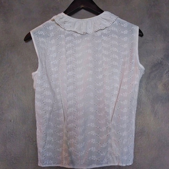 Vintage eyelet button down back blouse - Picture 3 of 4